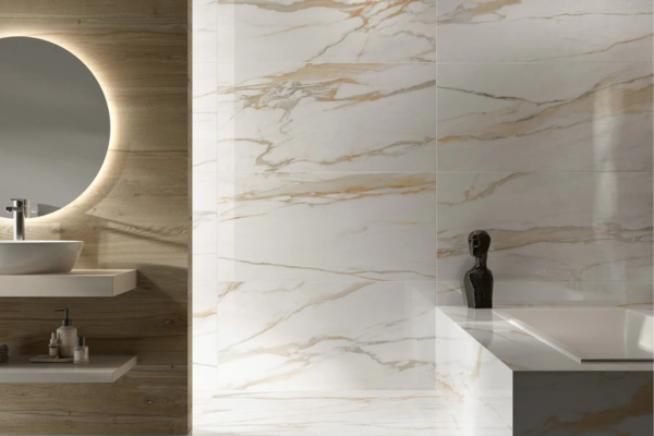 Biely obklad imitácie mramoru